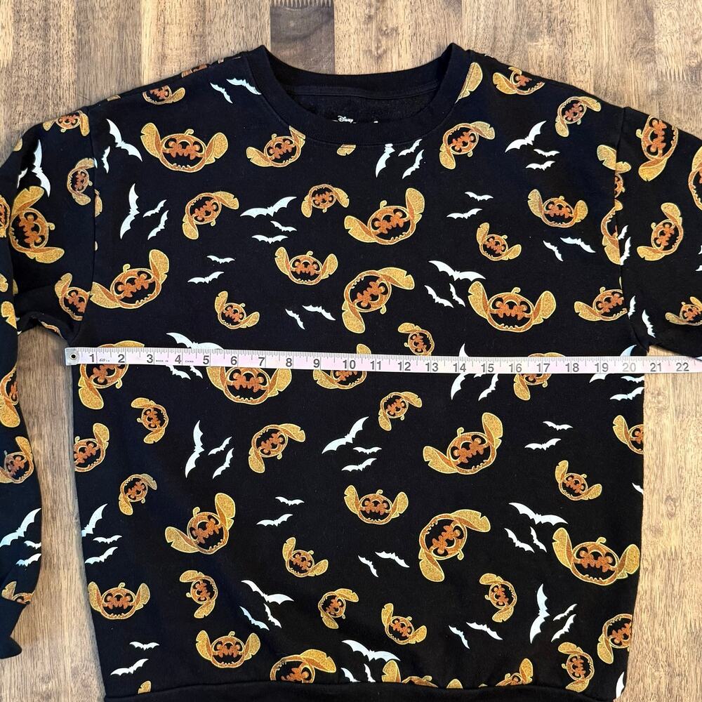 Disney Stitch Halloween Sweatshirt Jack-O-Lantern Bats AOP Black Juniors Large - Picture 4 of 9